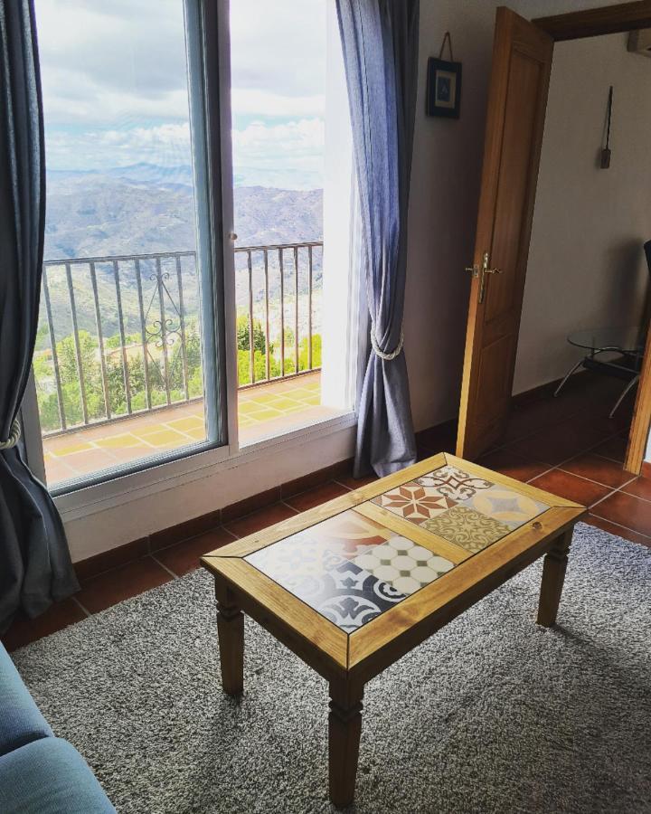 Lovely 2 Bed Apartment With Stunning Views & Pool Cómpeta Kültér fotó