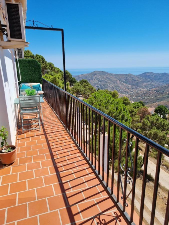 Lovely 2 Bed Apartment With Stunning Views & Pool Cómpeta Kültér fotó