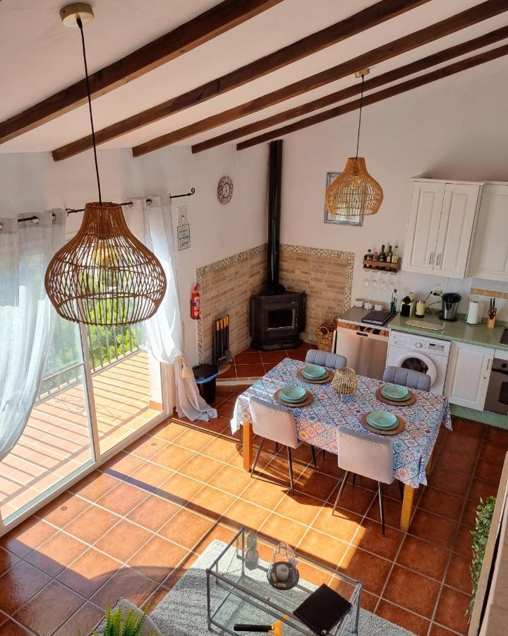 Lovely 2 Bed Apartment With Stunning Views & Pool Cómpeta Kültér fotó